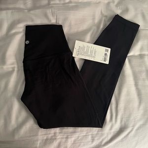 Black Lulu Lemon leggings. Align High Rise 25”